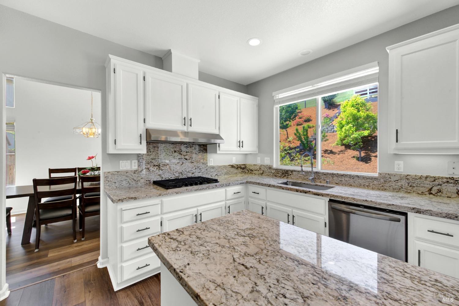 Detail Gallery Image 9 of 67 For 1917 Rollingwood Dr, Fairfield,  CA 94534 - 4 Beds | 2/1 Baths