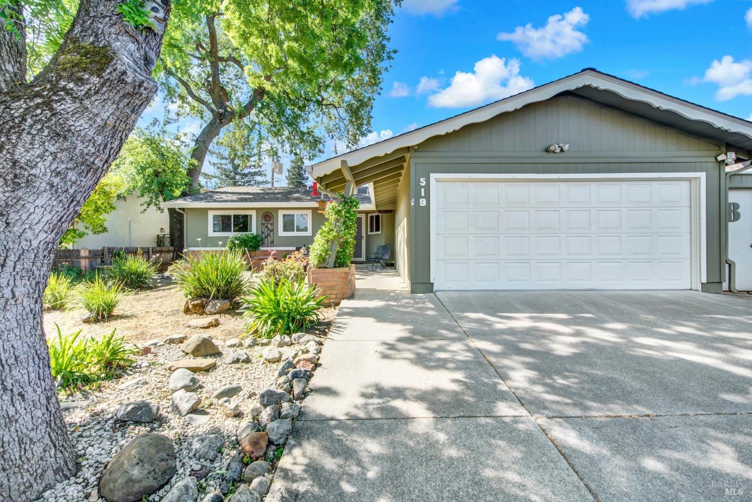 Detail Gallery Image 4 of 37 For 519 Westwood Ct, Vacaville,  CA 95688 - 3 Beds | 2 Baths