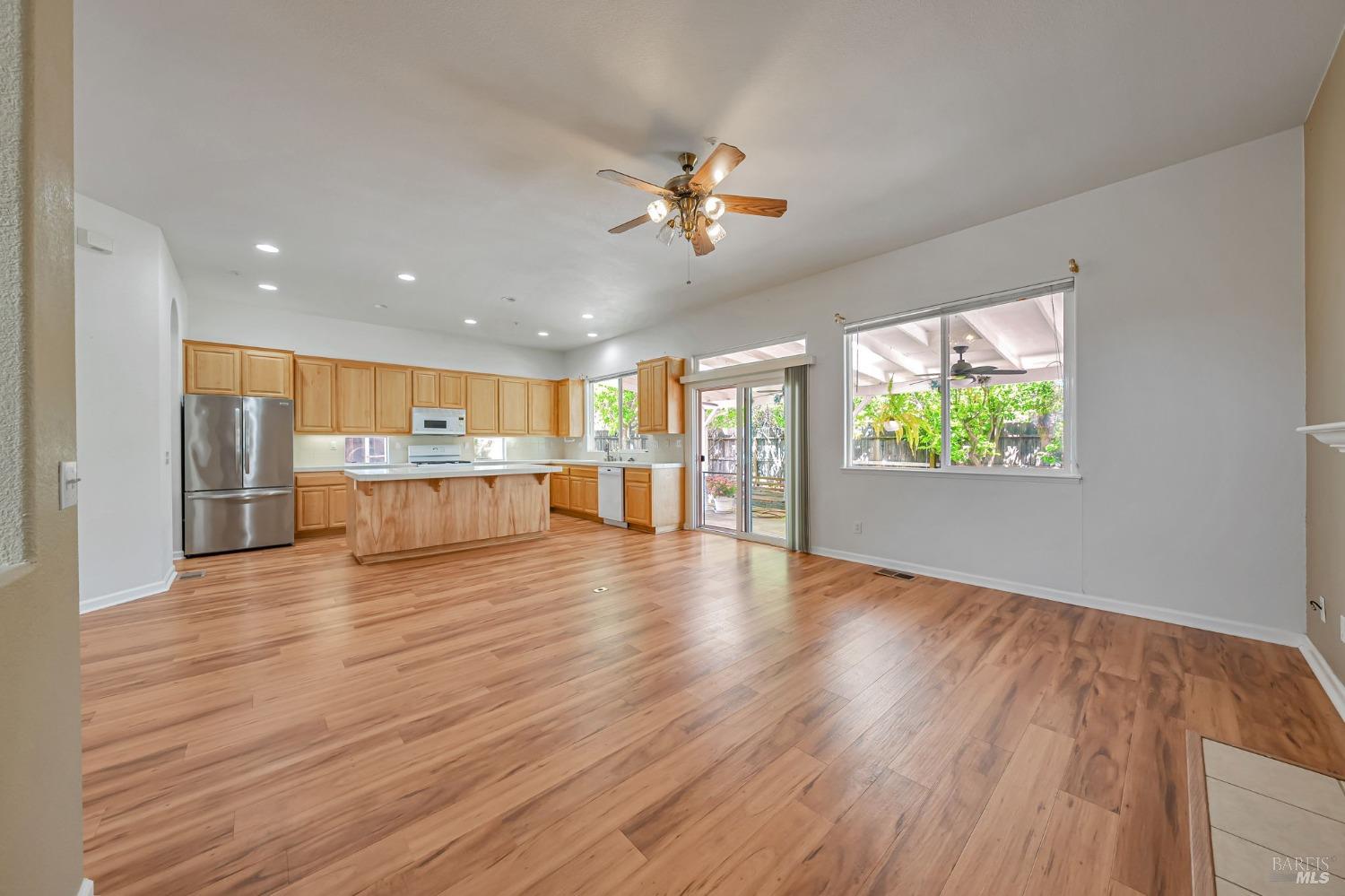 Detail Gallery Image 8 of 55 For 112 Syrah Ct, Cloverdale,  CA 95425 - 3 Beds | 2 Baths