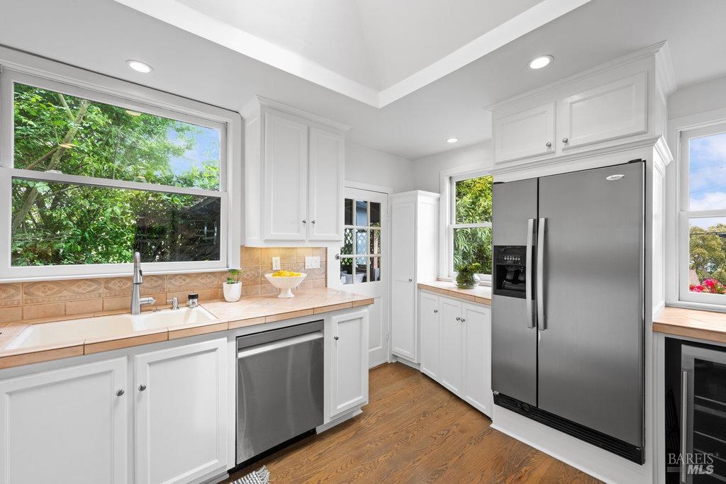 Detail Gallery Image 56 of 98 For 33 Wray Ave, Sausalito,  CA 94965 - 3 Beds | 2 Baths