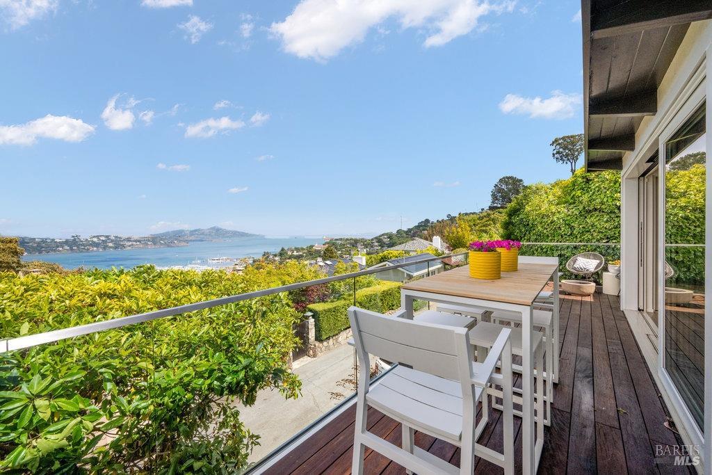 Detail Gallery Image 33 of 98 For 33 Wray Ave, Sausalito,  CA 94965 - 3 Beds | 2 Baths