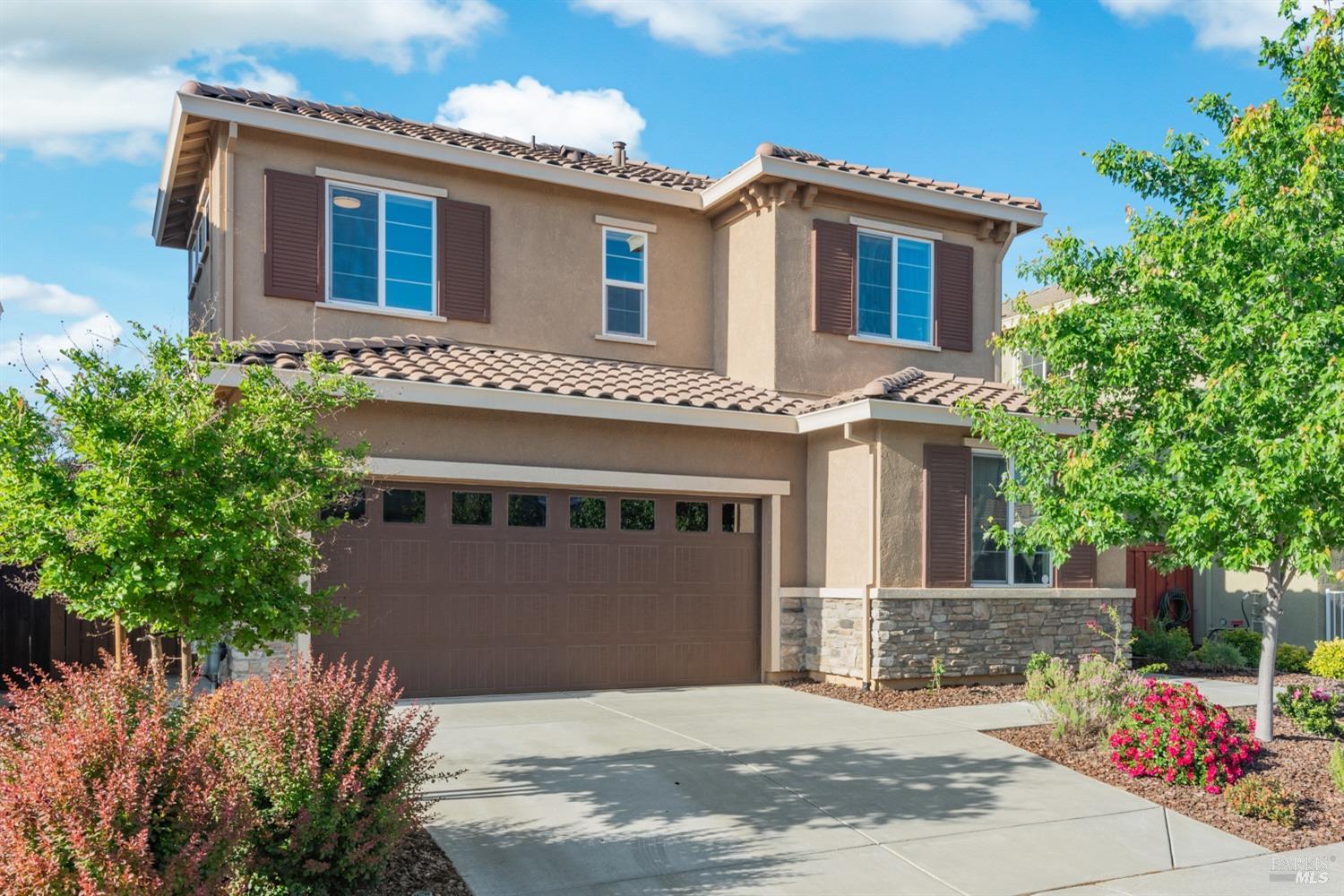 Detail Gallery Image 1 of 44 For 131 Kodiak Dr, Vacaville,  CA 95687 - 4 Beds | 3 Baths