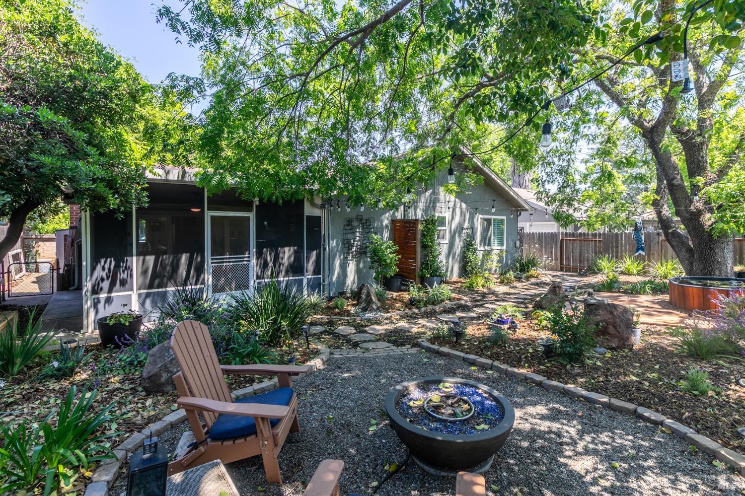 Detail Gallery Image 29 of 38 For 464 Azalea Way, Vacaville,  CA 95688 - 3 Beds | 2 Baths