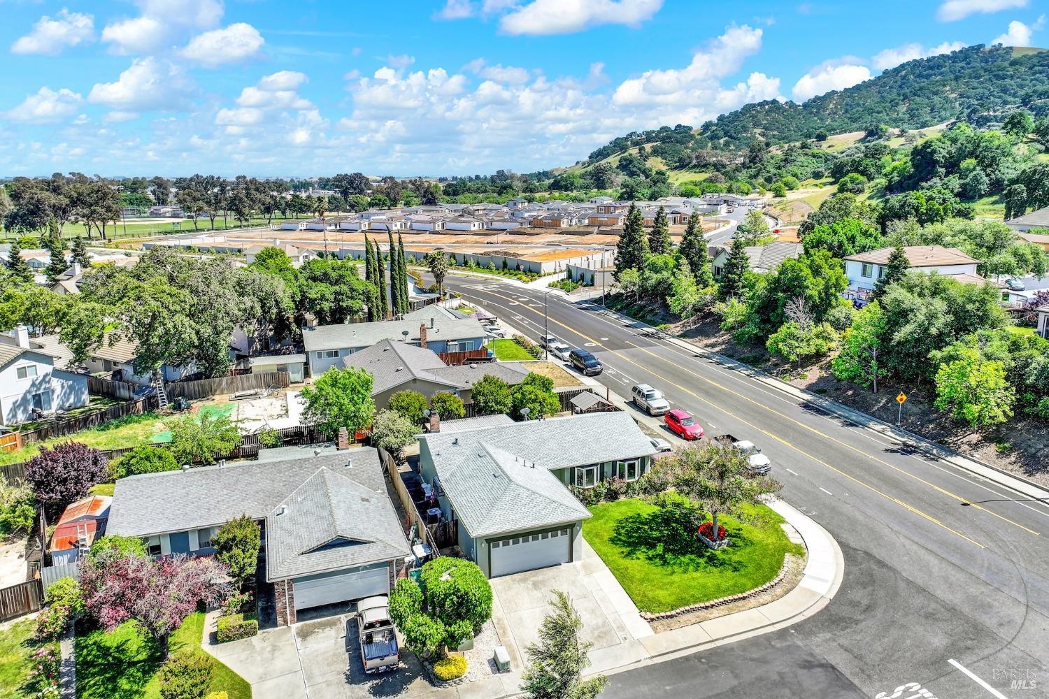 Detail Gallery Image 3 of 60 For 1199 Creekside Dr, Vacaville,  CA 95687 - 4 Beds | 2 Baths