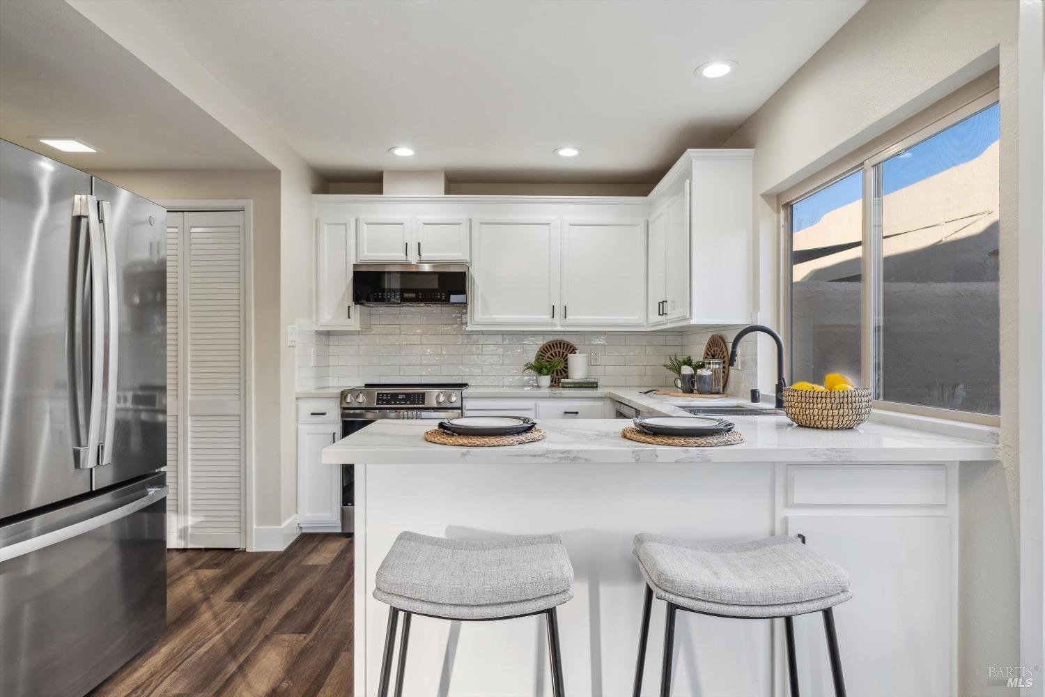 Detail Gallery Image 10 of 28 For 5258 El Mercado Pkwy, Santa Rosa,  CA 95403 - 2 Beds | 2 Baths