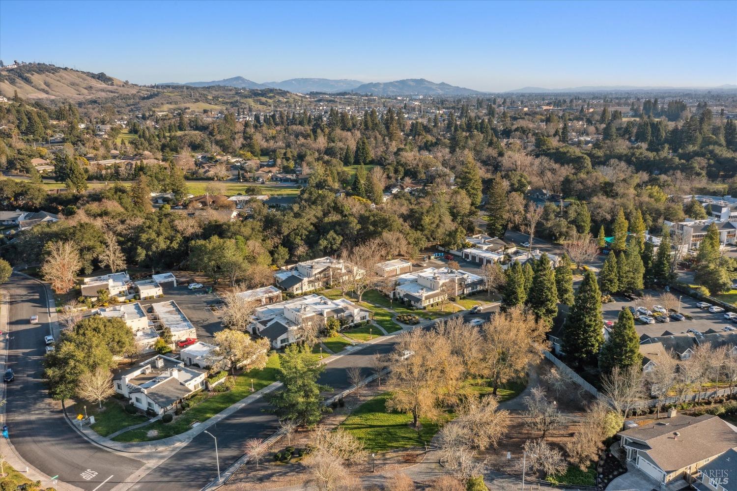 Detail Gallery Image 27 of 28 For 5258 El Mercado Pkwy, Santa Rosa,  CA 95403 - 2 Beds | 2 Baths