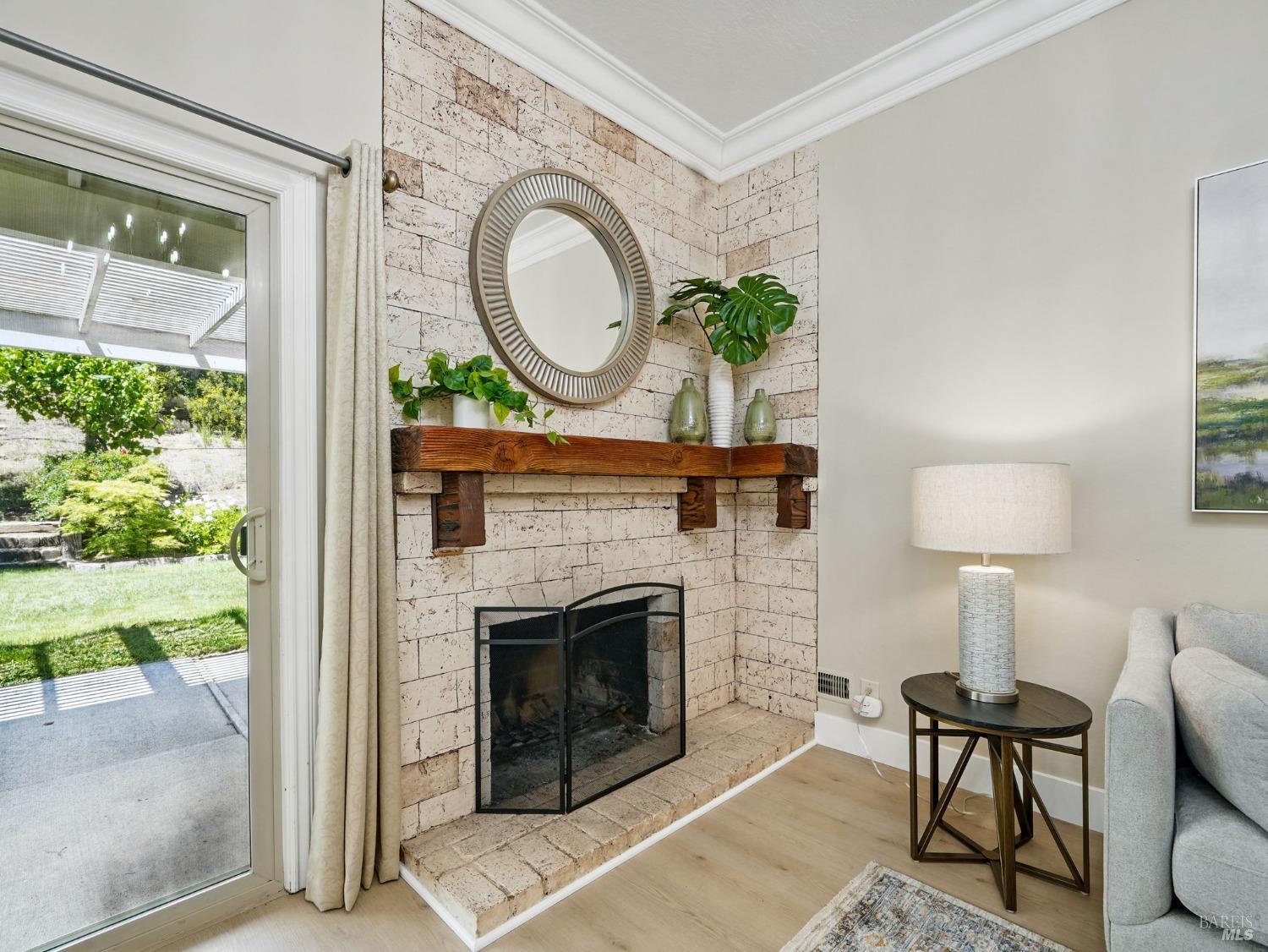 Detail Gallery Image 6 of 30 For 215 Panorama Dr, Benicia,  CA 94510 - 3 Beds | 2 Baths