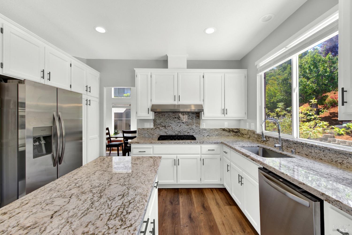 Detail Gallery Image 11 of 67 For 1917 Rollingwood Dr, Fairfield,  CA 94534 - 4 Beds | 2/1 Baths