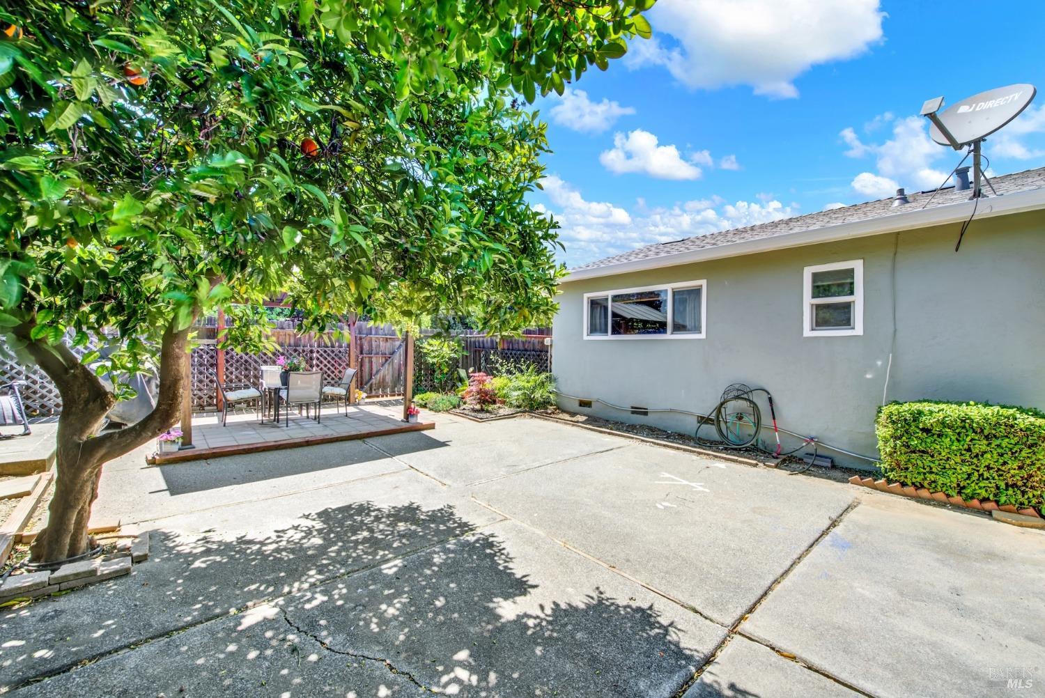 Detail Gallery Image 48 of 60 For 1199 Creekside Dr, Vacaville,  CA 95687 - 4 Beds | 2 Baths