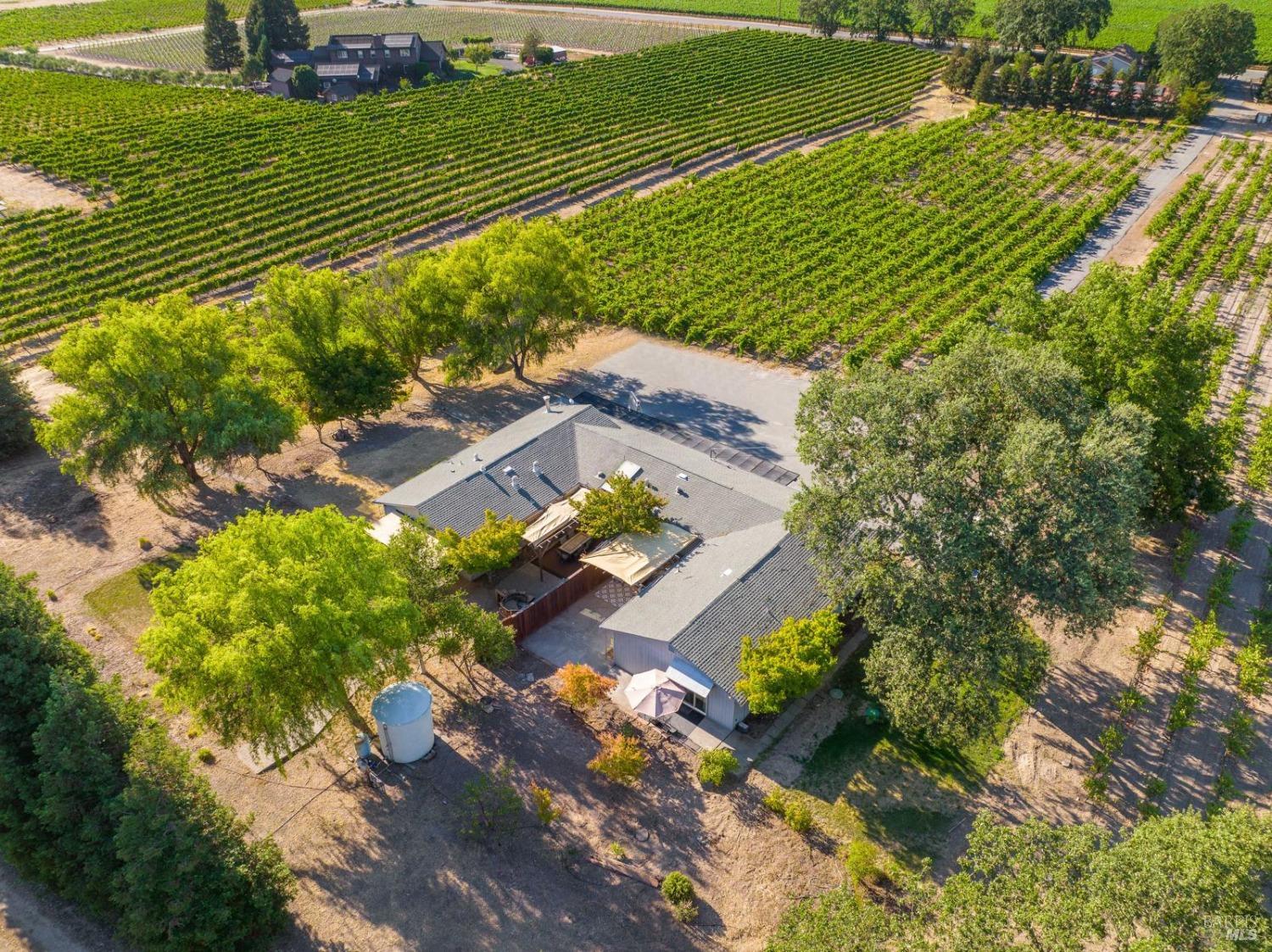 Detail Gallery Image 50 of 82 For 725 Lytton Station Rd, Healdsburg,  CA 95448 - 7 Beds | 5 Baths