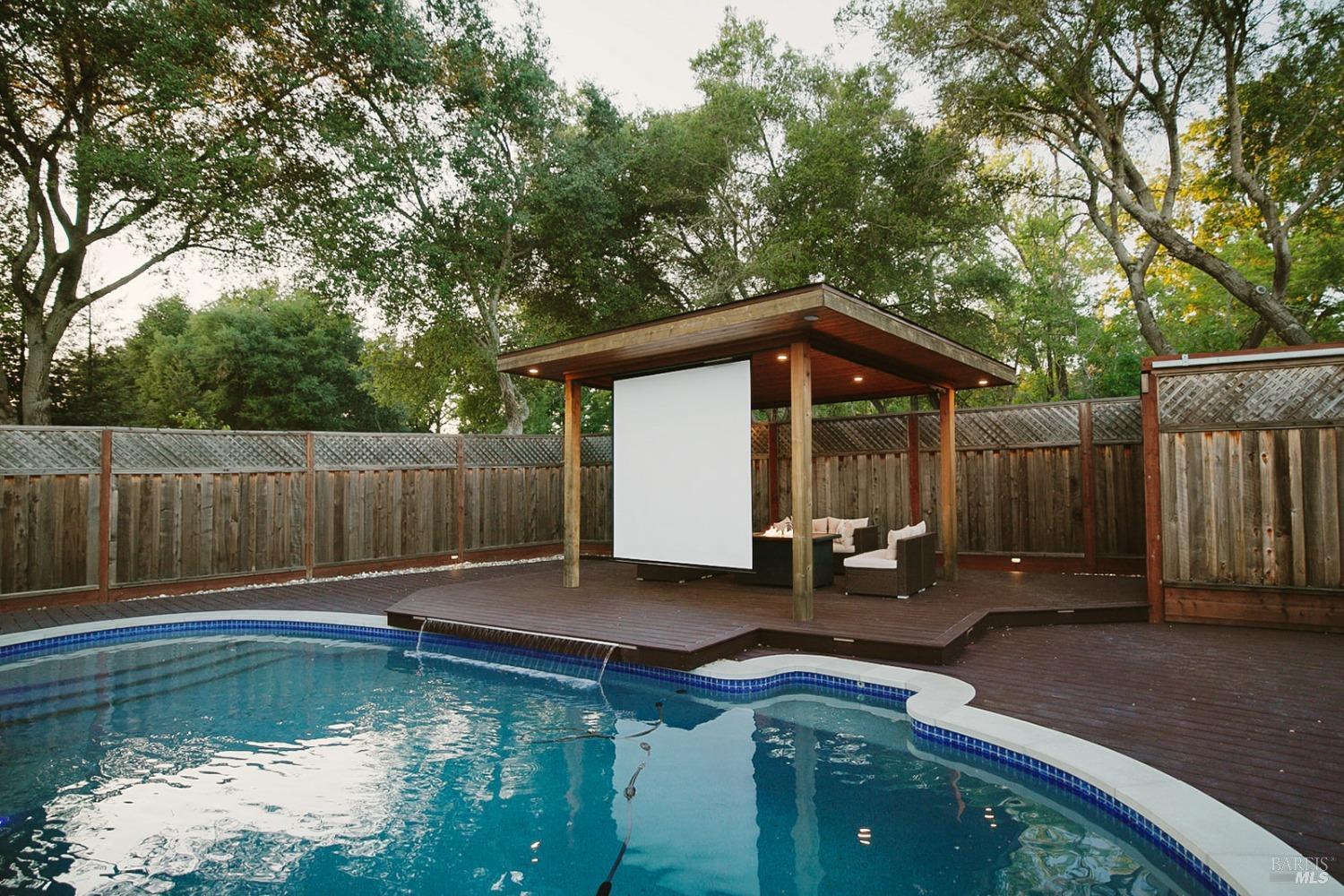 Detail Gallery Image 8 of 85 For 169 Pacific Heights Dr, Santa Rosa,  CA 95403 - 4 Beds | 3/1 Baths