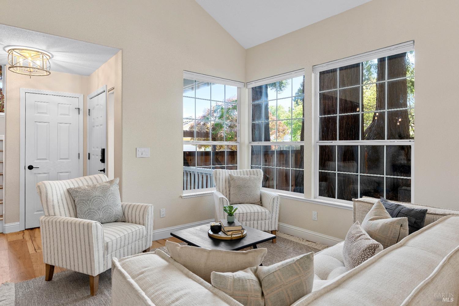 Detail Gallery Image 18 of 75 For 14 Ceriani Ct, Napa,  CA 94558 - 3 Beds | 2/1 Baths