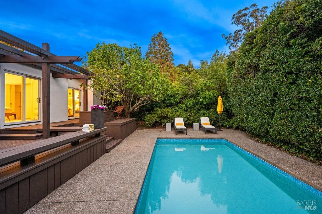 Detail Gallery Image 83 of 98 For 33 Wray Ave, Sausalito,  CA 94965 - 3 Beds | 2 Baths