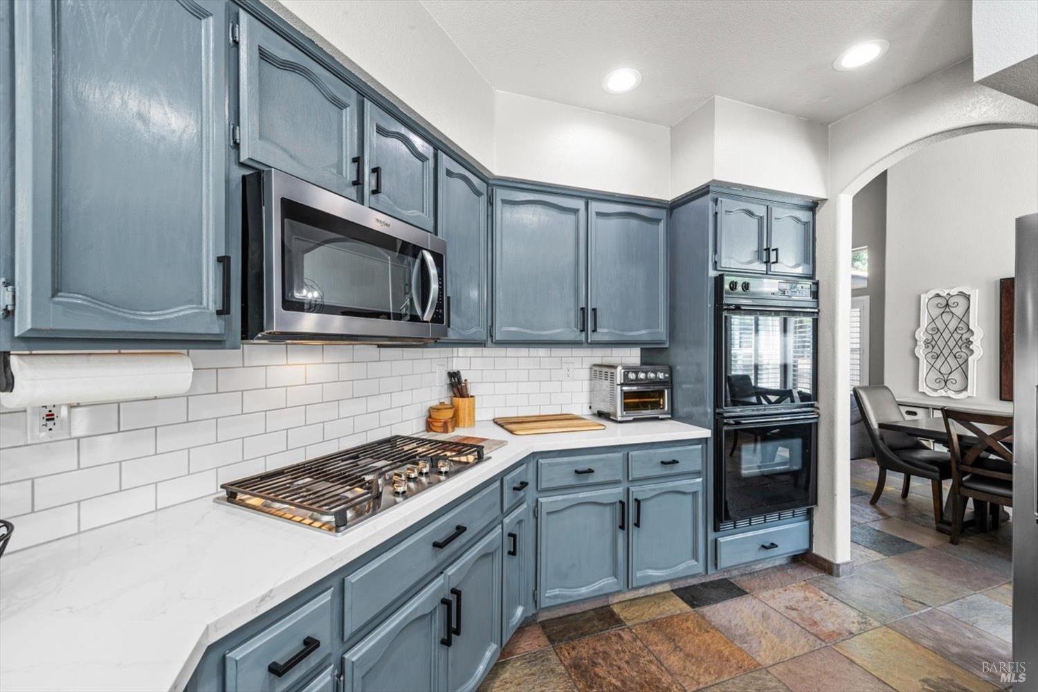 Detail Gallery Image 13 of 55 For 319 Birchwood Ct, Vacaville,  CA 95688 - 4 Beds | 2/1 Baths