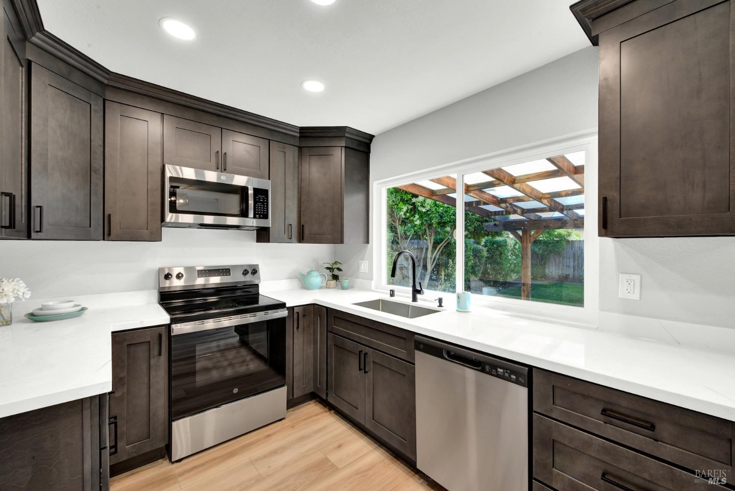 Detail Gallery Image 17 of 47 For 661 Berkeley Way, Fairfield,  CA 94533 - 4 Beds | 2 Baths