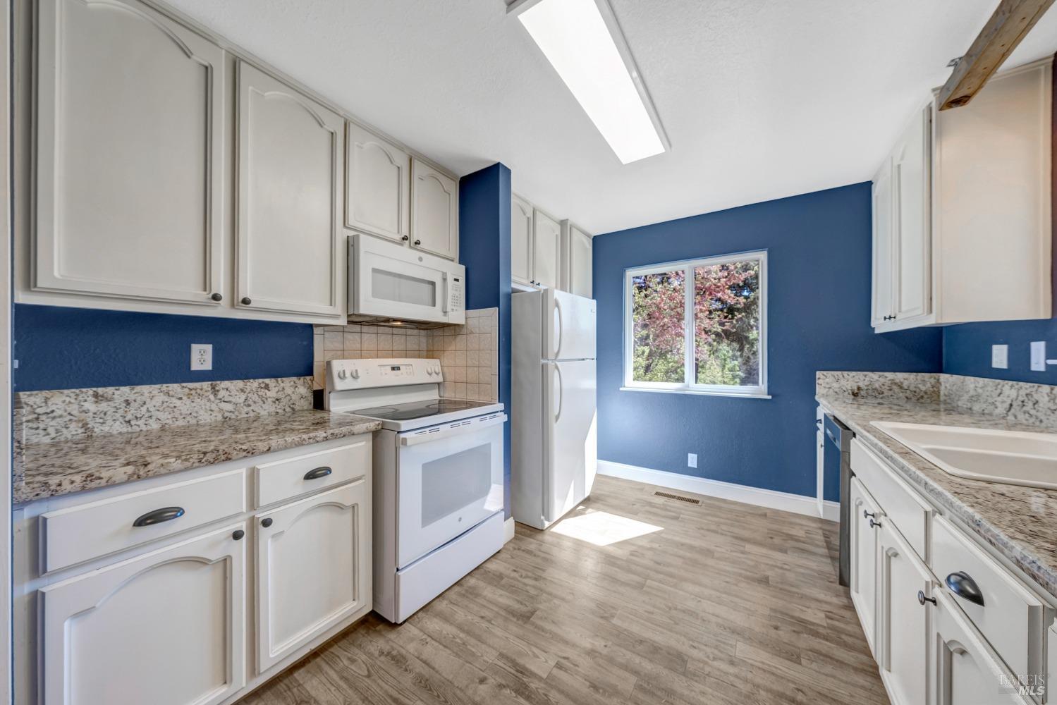 Detail Gallery Image 4 of 30 For 9115 Wildcat Rd, Kelseyville,  CA 95451 - 2 Beds | 2 Baths