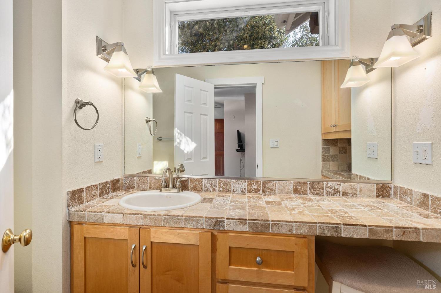 Detail Gallery Image 21 of 38 For 1126 Rimrock Dr, Napa,  CA 94558 - 2 Beds | 1/1 Baths