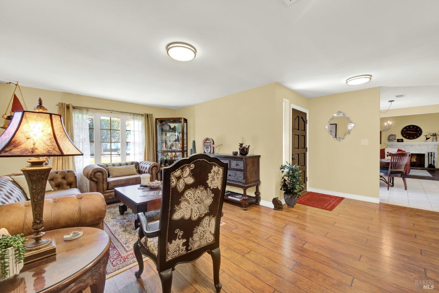Detail Gallery Image 7 of 30 For 262 N Alamo Dr, Vacaville,  CA 95688 - 4 Beds | 2 Baths