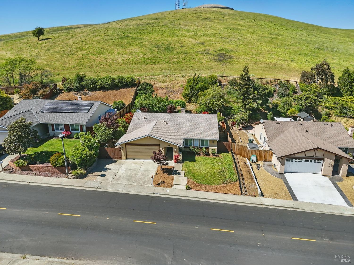 Detail Gallery Image 24 of 30 For 215 Panorama Dr, Benicia,  CA 94510 - 3 Beds | 2 Baths