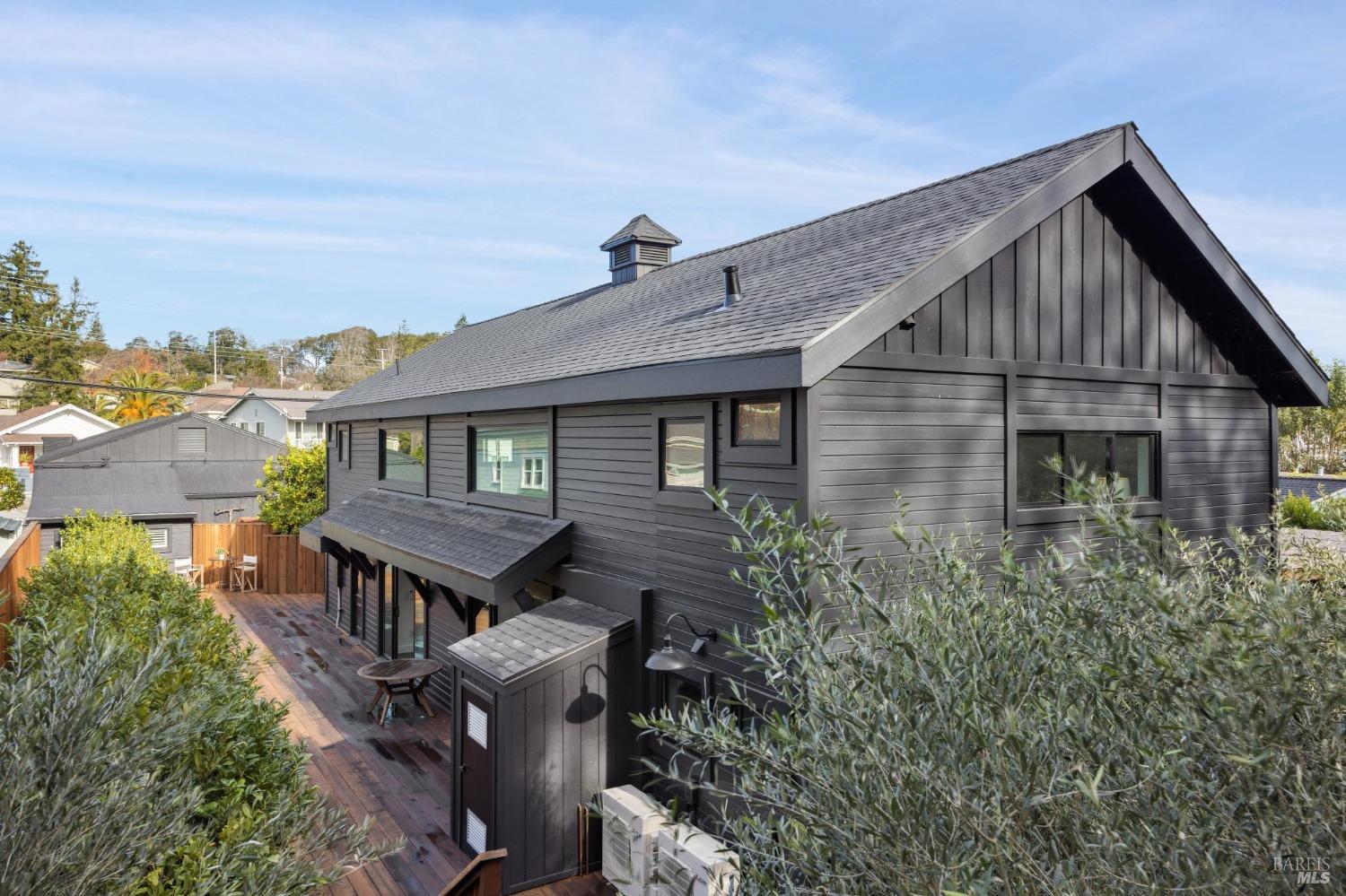 Detail Gallery Image 34 of 39 For 303 Bodega Ave, Petaluma,  CA 94952 - 2 Beds | 3 Baths