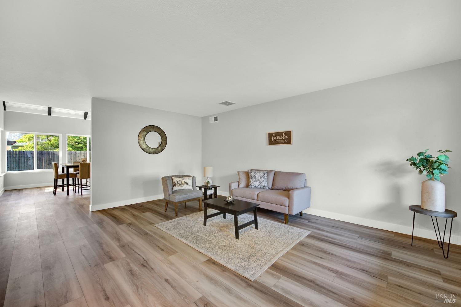 Detail Gallery Image 7 of 47 For 661 Berkeley Way, Fairfield,  CA 94533 - 4 Beds | 2 Baths