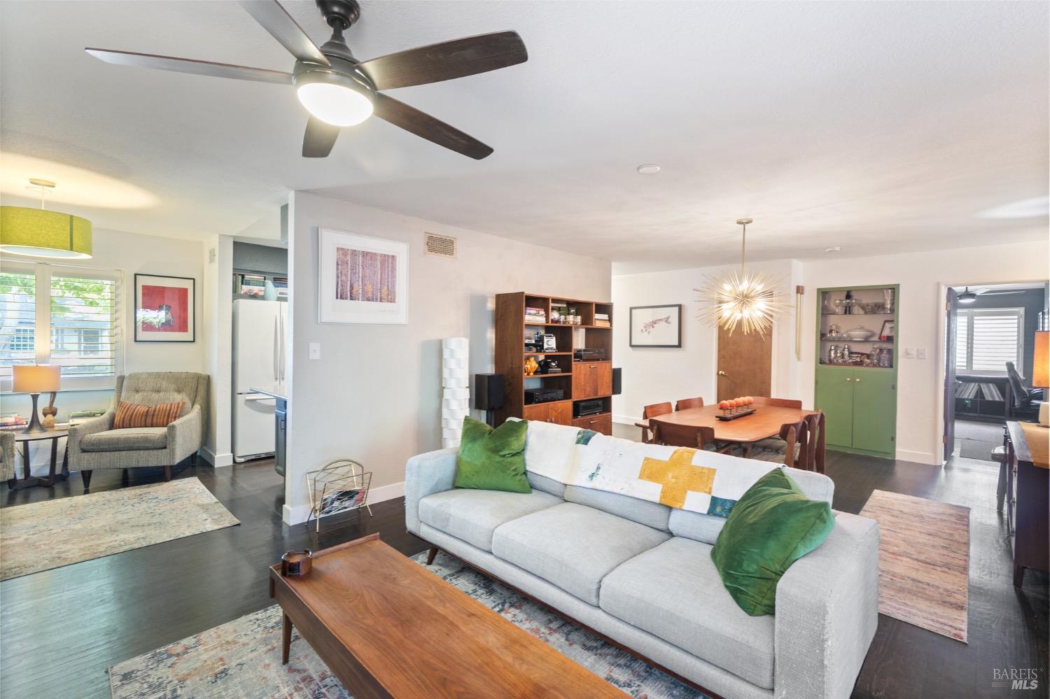 Detail Gallery Image 10 of 38 For 464 Azalea Way, Vacaville,  CA 95688 - 3 Beds | 2 Baths
