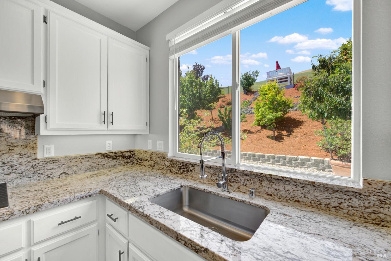 Detail Gallery Image 15 of 67 For 1917 Rollingwood Dr, Fairfield,  CA 94534 - 4 Beds | 2/1 Baths