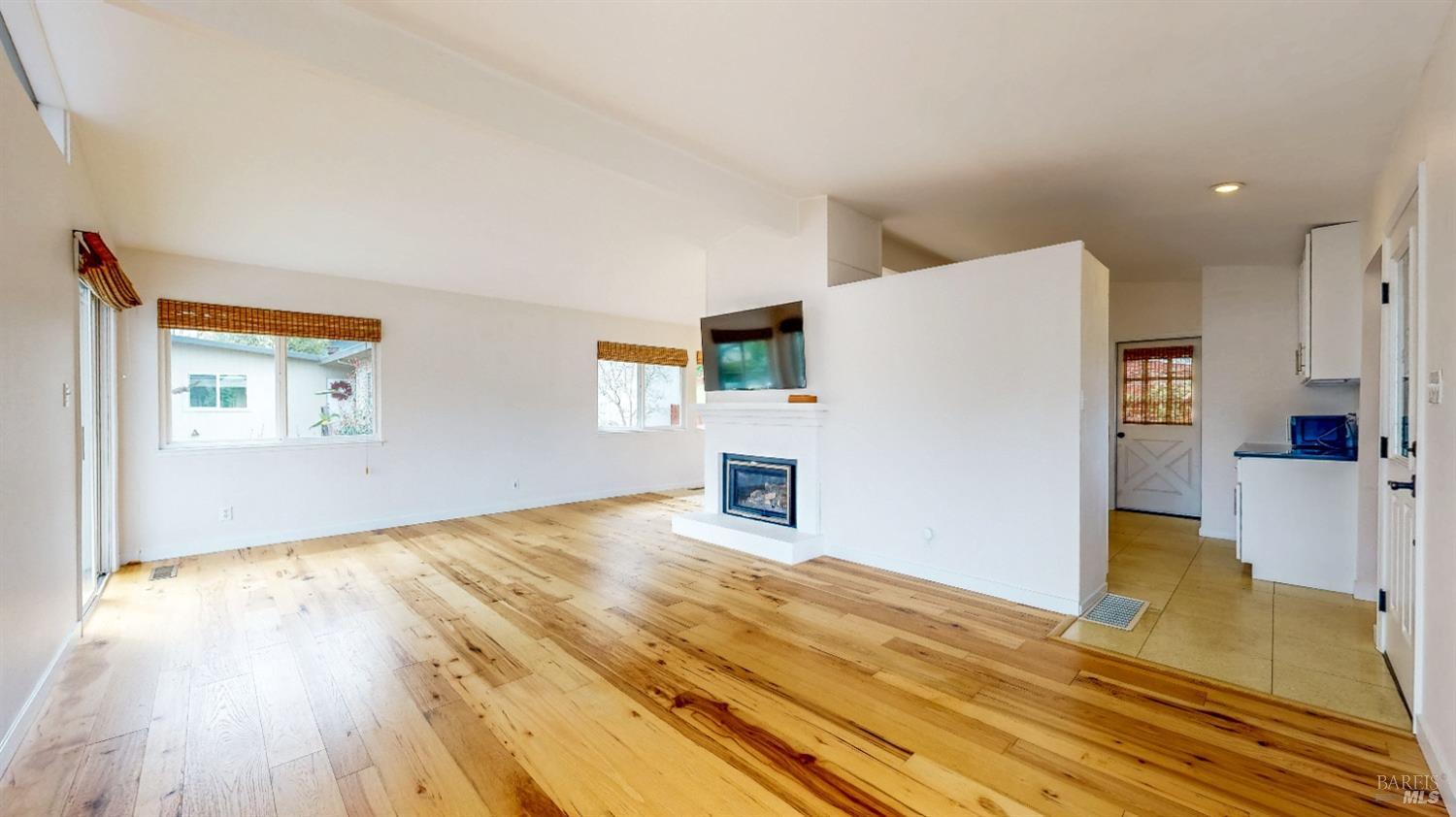 Detail Gallery Image 2 of 62 For 2061 Woodside Dr, Santa Rosa,  CA 95404 - 3 Beds | 2 Baths