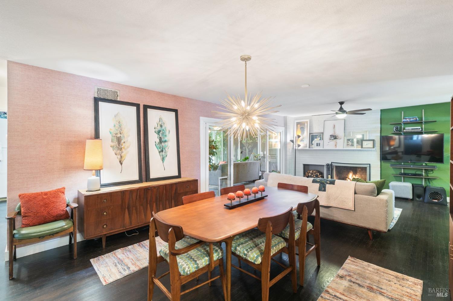 Detail Gallery Image 3 of 38 For 464 Azalea Way, Vacaville,  CA 95688 - 3 Beds | 2 Baths