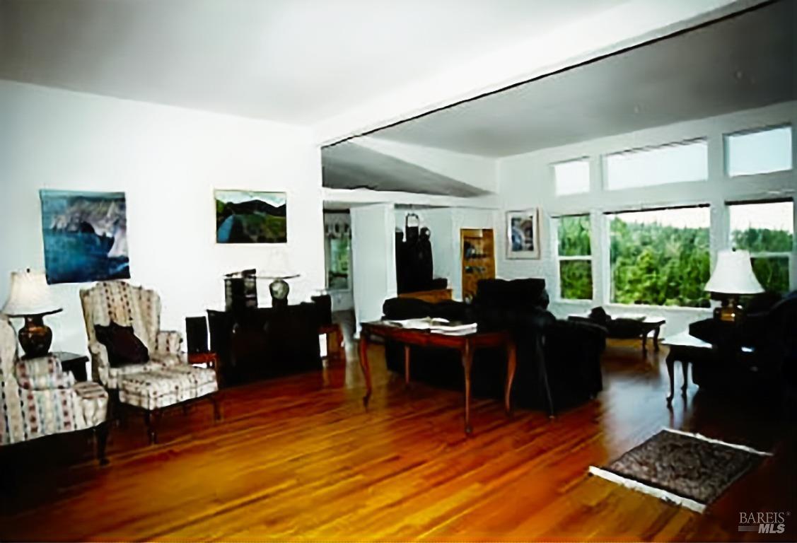 Detail Gallery Image 3 of 28 For 24680 Ten Mile Rd, Point Arena,  CA 95468 - 3 Beds | 2 Baths