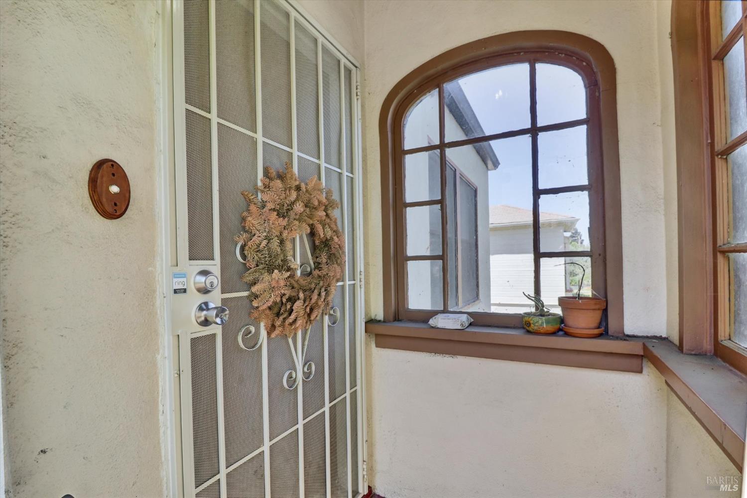 Detail Gallery Image 2 of 46 For 1467 Ohio St, Vallejo,  CA 94590 - 2 Beds | 2 Baths