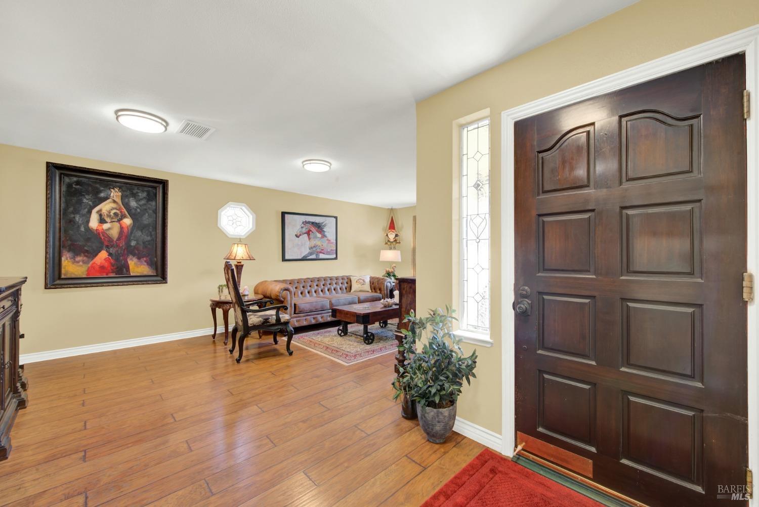 Detail Gallery Image 5 of 30 For 262 N Alamo Dr, Vacaville,  CA 95688 - 4 Beds | 2 Baths