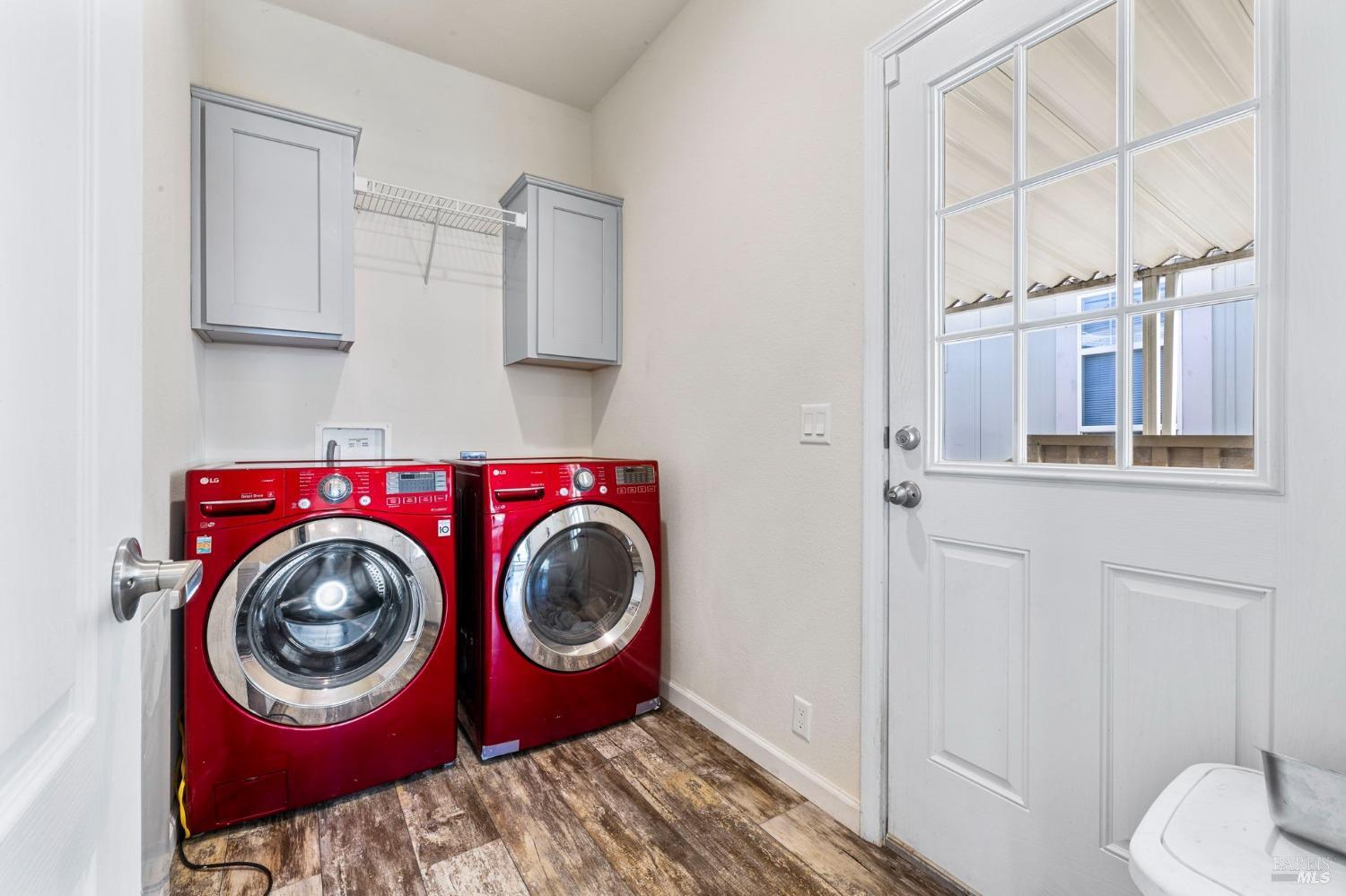 Detail Gallery Image 13 of 20 For 3116 Loretta Way, Santa Rosa,  CA 95403 - 3 Beds | 2 Baths