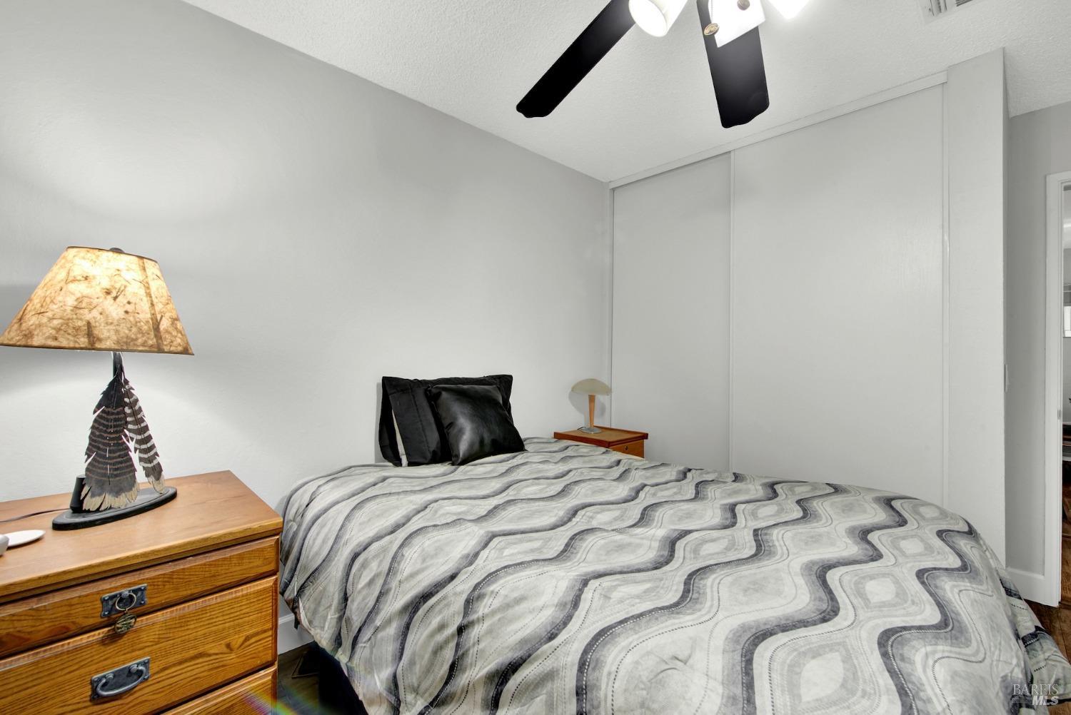 Detail Gallery Image 32 of 60 For 1199 Creekside Dr, Vacaville,  CA 95687 - 4 Beds | 2 Baths
