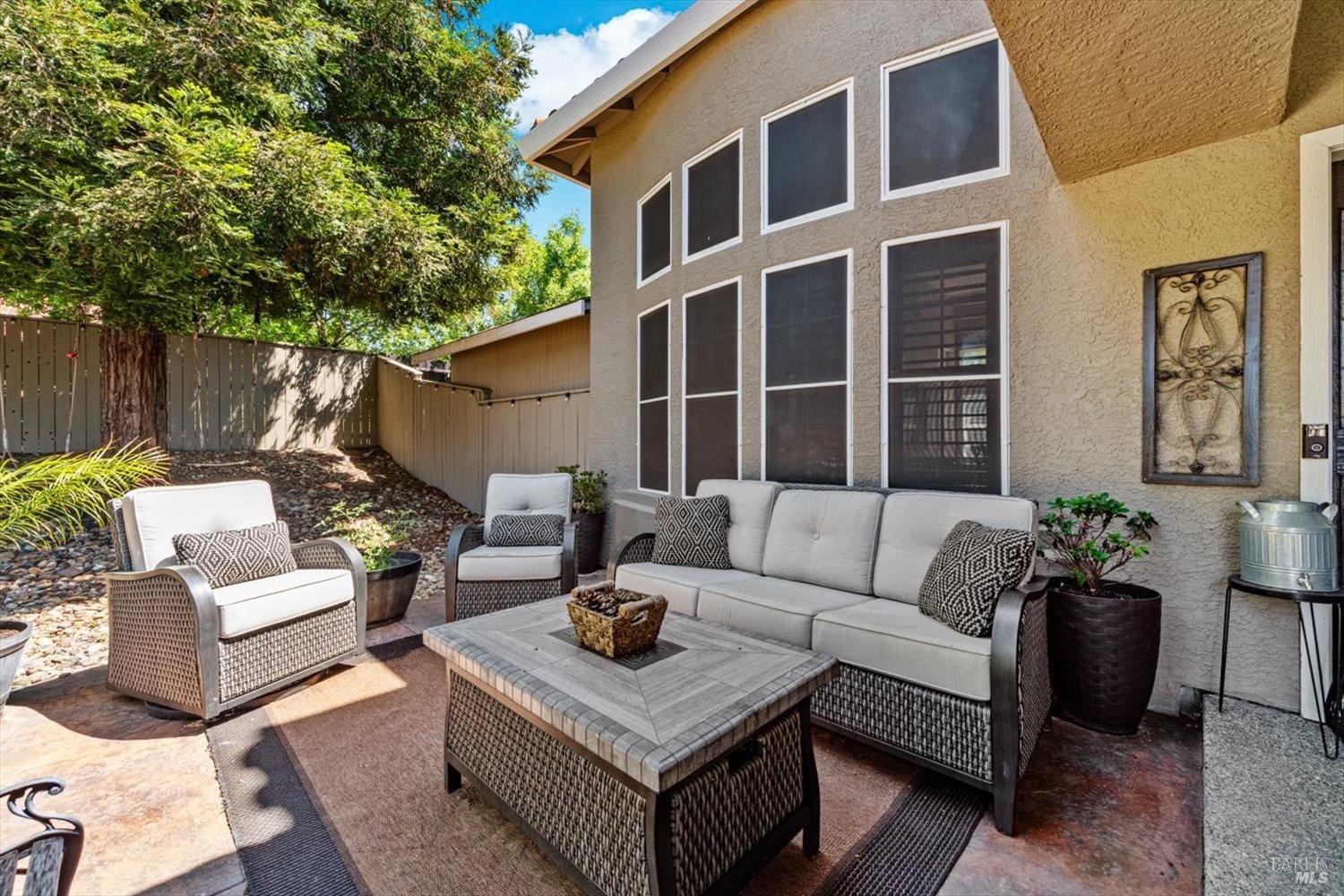 Detail Gallery Image 6 of 55 For 319 Birchwood Ct, Vacaville,  CA 95688 - 4 Beds | 2/1 Baths