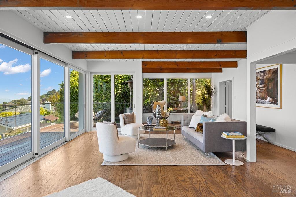 Detail Gallery Image 7 of 98 For 33 Wray Ave, Sausalito,  CA 94965 - 3 Beds | 2 Baths