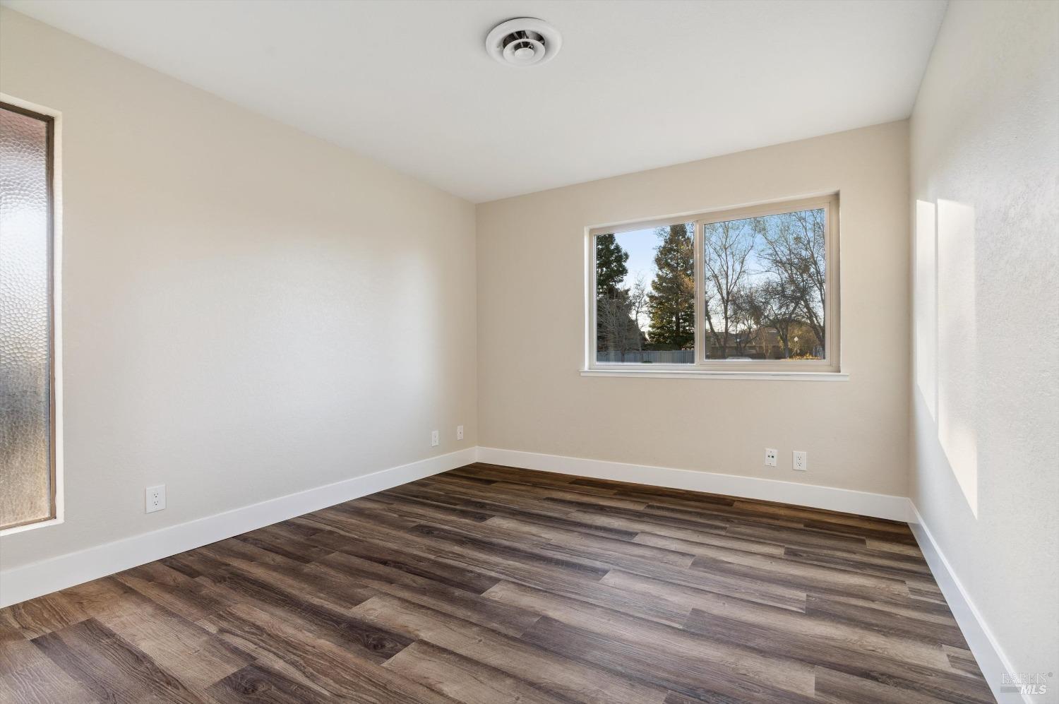 Detail Gallery Image 17 of 28 For 5258 El Mercado Pkwy, Santa Rosa,  CA 95403 - 2 Beds | 2 Baths