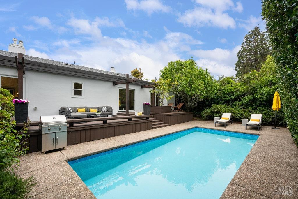 Detail Gallery Image 73 of 98 For 33 Wray Ave, Sausalito,  CA 94965 - 3 Beds | 2 Baths