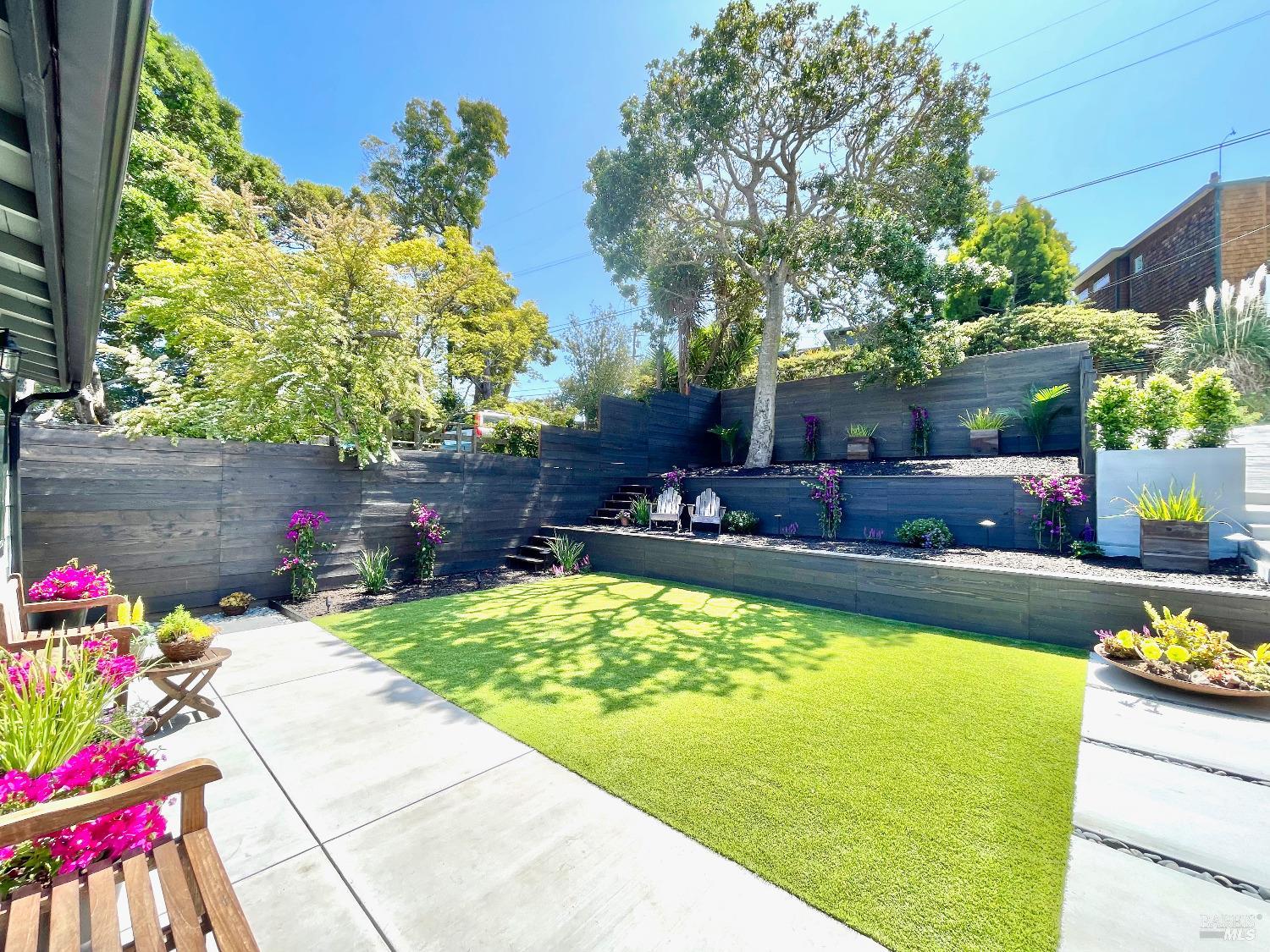 Detail Gallery Image 27 of 66 For 39 Midway Ave, Mill Valley,  CA 94941 - 5 Beds | 3 Baths