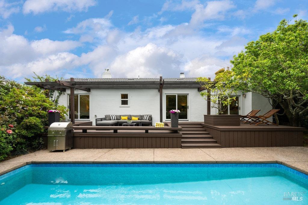 Detail Gallery Image 81 of 98 For 33 Wray Ave, Sausalito,  CA 94965 - 3 Beds | 2 Baths