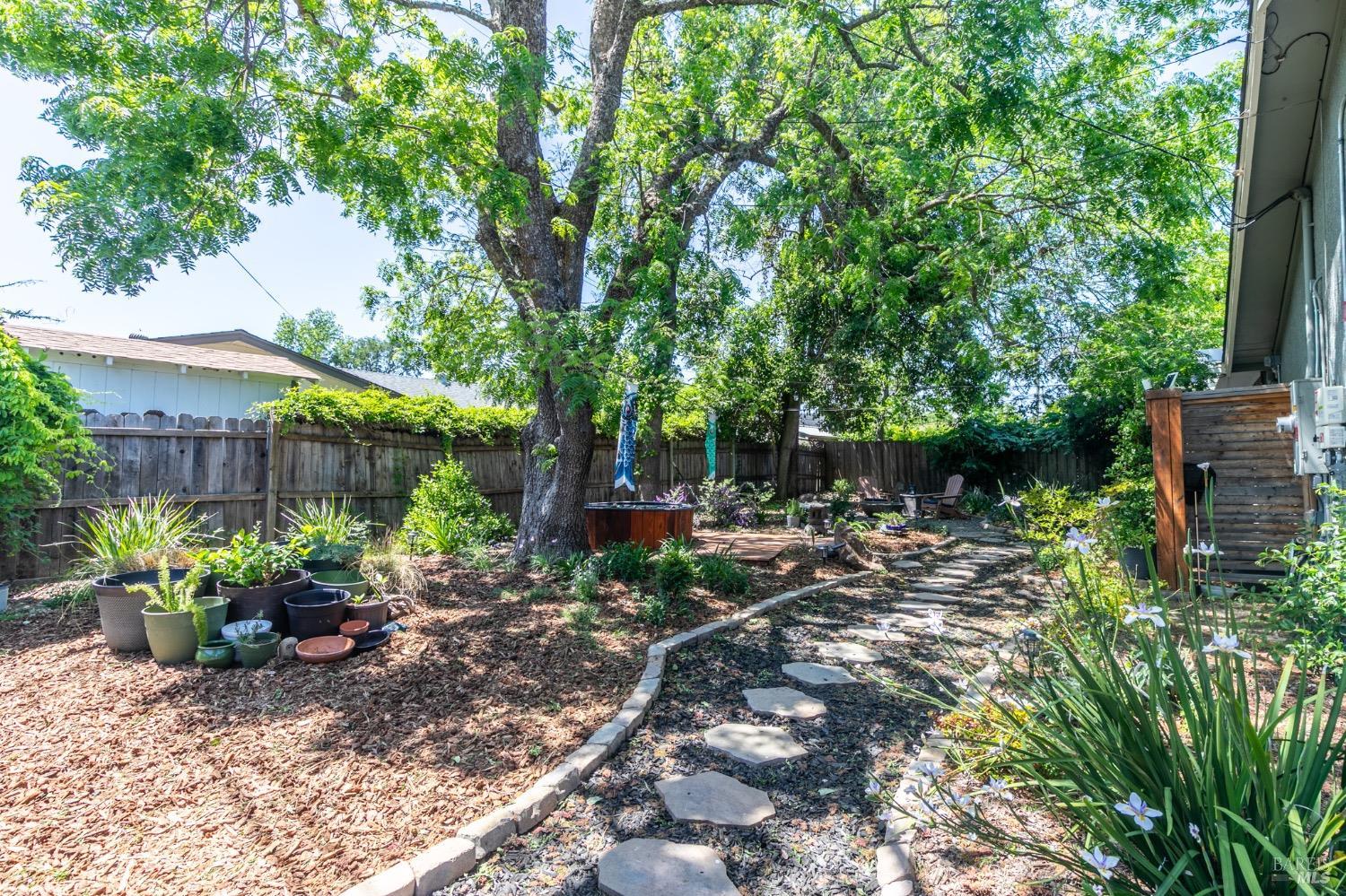 Detail Gallery Image 31 of 38 For 464 Azalea Way, Vacaville,  CA 95688 - 3 Beds | 2 Baths