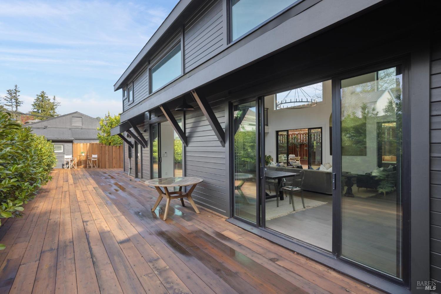 Detail Gallery Image 32 of 39 For 303 Bodega Ave, Petaluma,  CA 94952 - 2 Beds | 3 Baths
