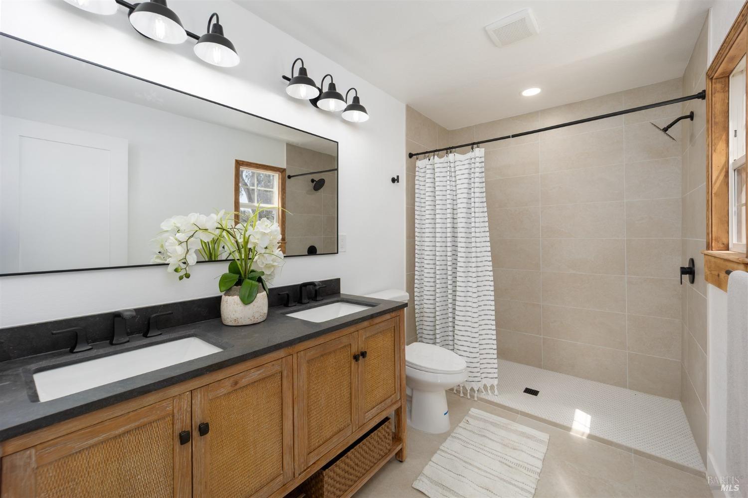 Detail Gallery Image 34 of 71 For 7511 Paddon Rd, Vacaville,  CA 95688 - 4 Beds | 3 Baths