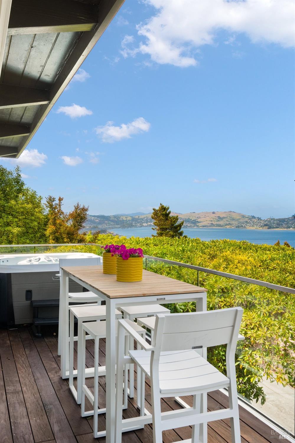 Detail Gallery Image 37 of 98 For 33 Wray Ave, Sausalito,  CA 94965 - 3 Beds | 2 Baths