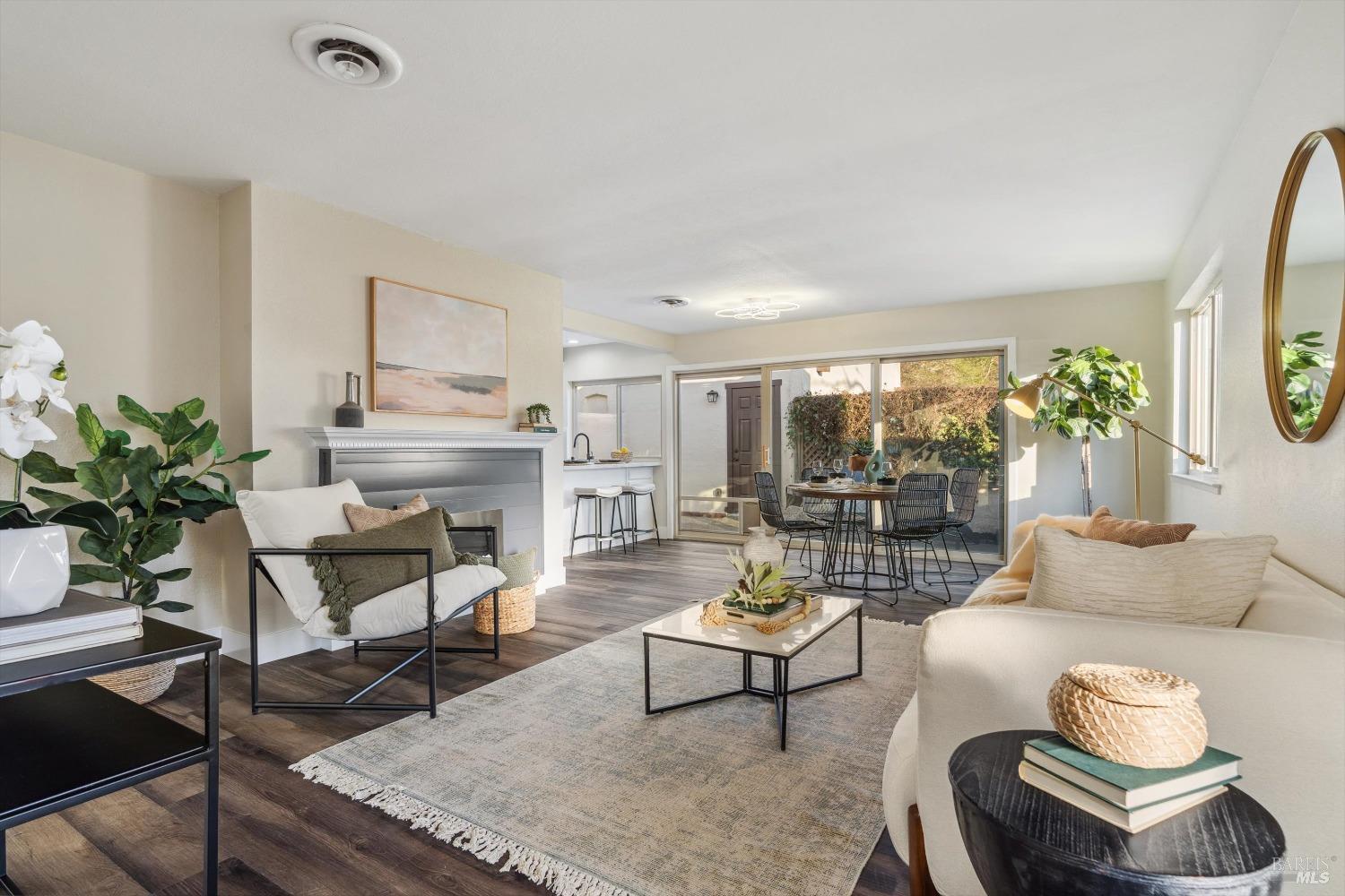 Detail Gallery Image 4 of 28 For 5258 El Mercado Pkwy, Santa Rosa,  CA 95403 - 2 Beds | 2 Baths