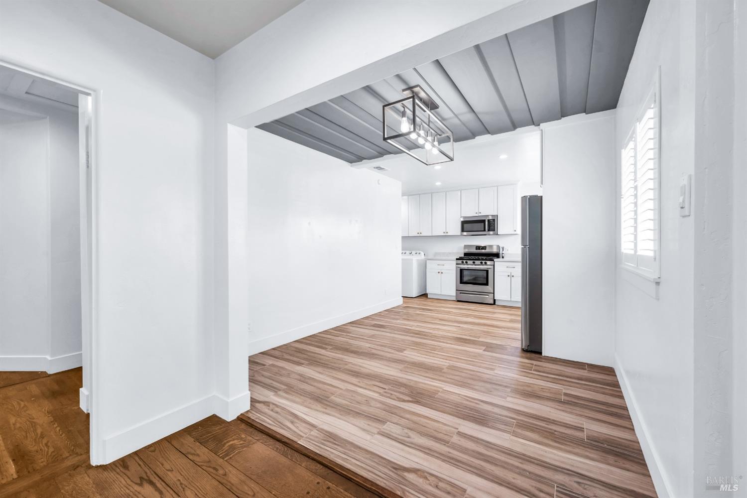 Detail Gallery Image 6 of 29 For 1444 Ohio St, Vallejo,  CA 94590 - 3 Beds | 2 Baths