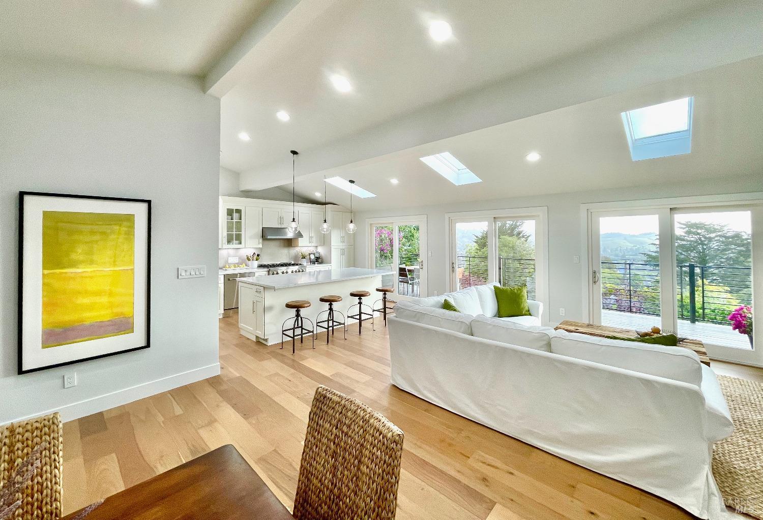 Detail Gallery Image 7 of 66 For 39 Midway Ave, Mill Valley,  CA 94941 - 5 Beds | 3 Baths