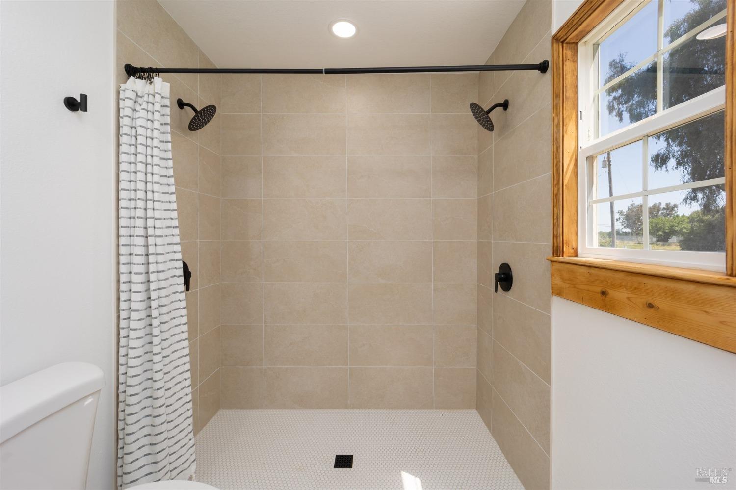 Detail Gallery Image 35 of 71 For 7511 Paddon Rd, Vacaville,  CA 95688 - 4 Beds | 3 Baths