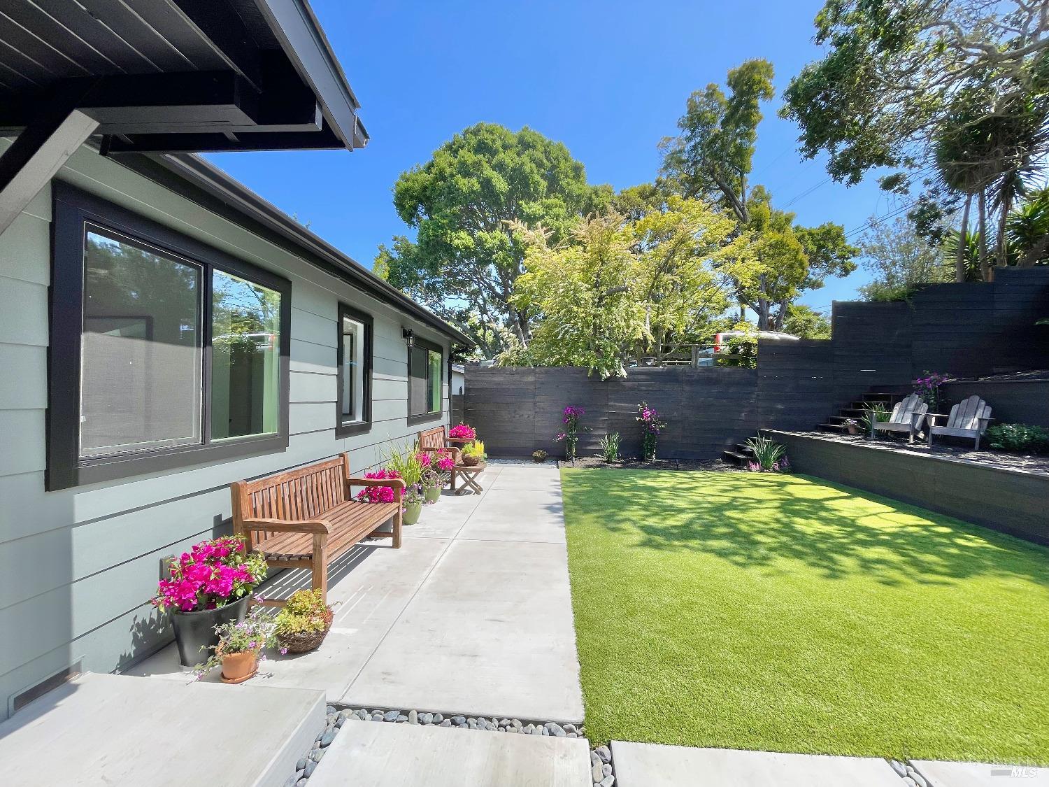Detail Gallery Image 30 of 66 For 39 Midway Ave, Mill Valley,  CA 94941 - 5 Beds | 3 Baths
