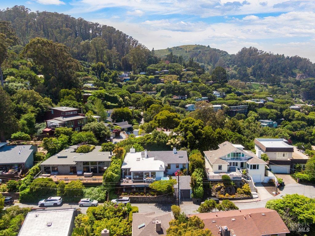 Detail Gallery Image 96 of 98 For 33 Wray Ave, Sausalito,  CA 94965 - 3 Beds | 2 Baths